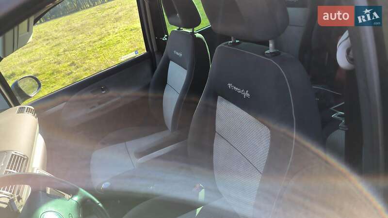 Минивэн Volkswagen Sharan 2006 в Хусте