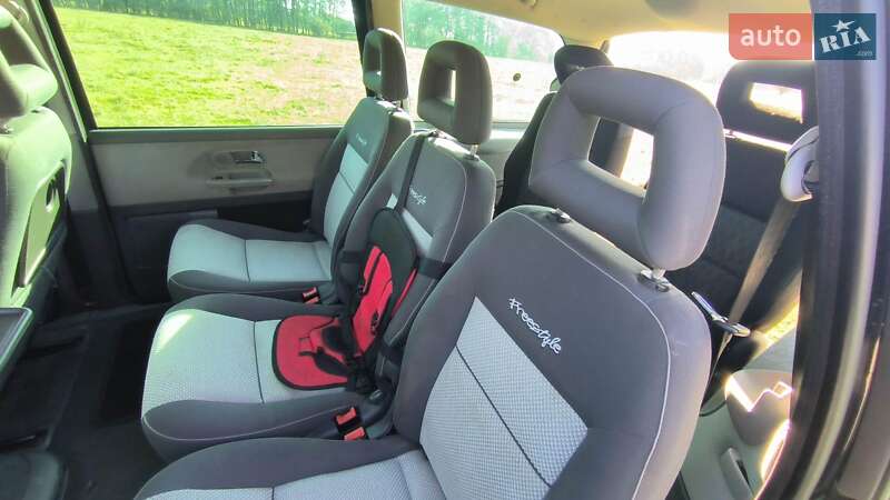 Минивэн Volkswagen Sharan 2006 в Хусте