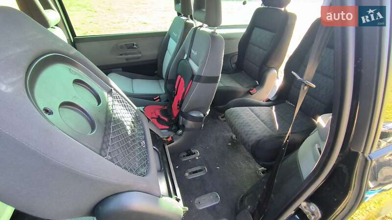 Минивэн Volkswagen Sharan 2006 в Хусте