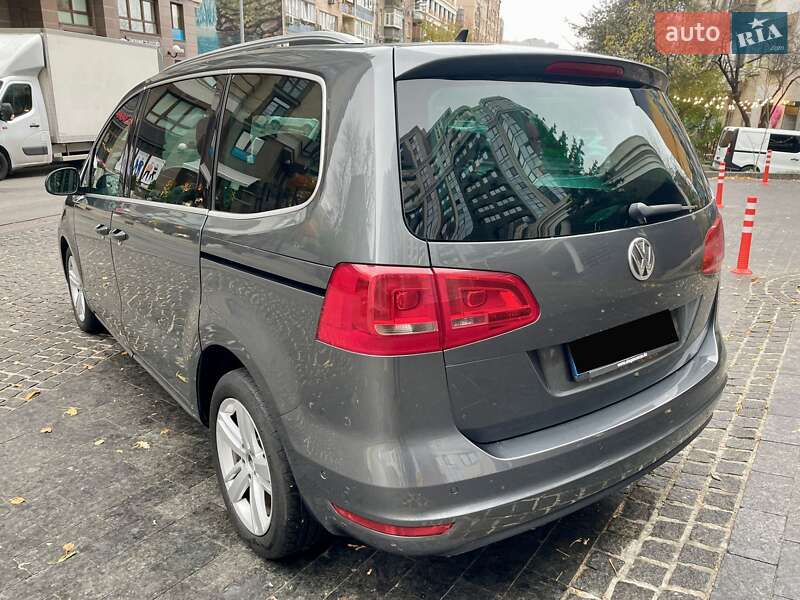 Минивэн Volkswagen Sharan 2013 в Киеве