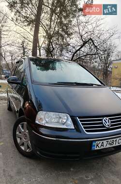 Минивэн Volkswagen Sharan 2006 в Киеве