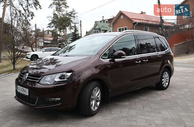 Мінівен Volkswagen Sharan 2015 в Києві