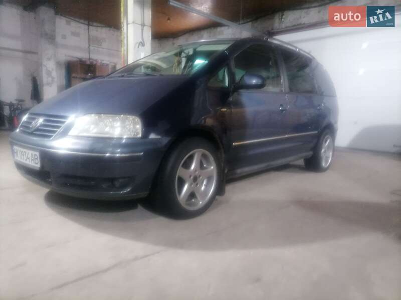 Мінівен Volkswagen Sharan 2004 в Дубні