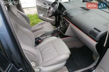Минивэн Volkswagen Sharan 2004 в 