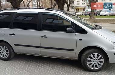 Минивэн Volkswagen Sharan 2001 в Ужгороде