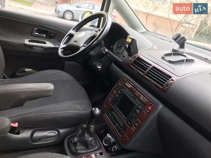 Минивэн Volkswagen Sharan 2005 в Киеве