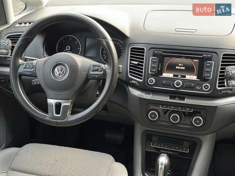 Минивэн Volkswagen Sharan 2011 в Тячеве
