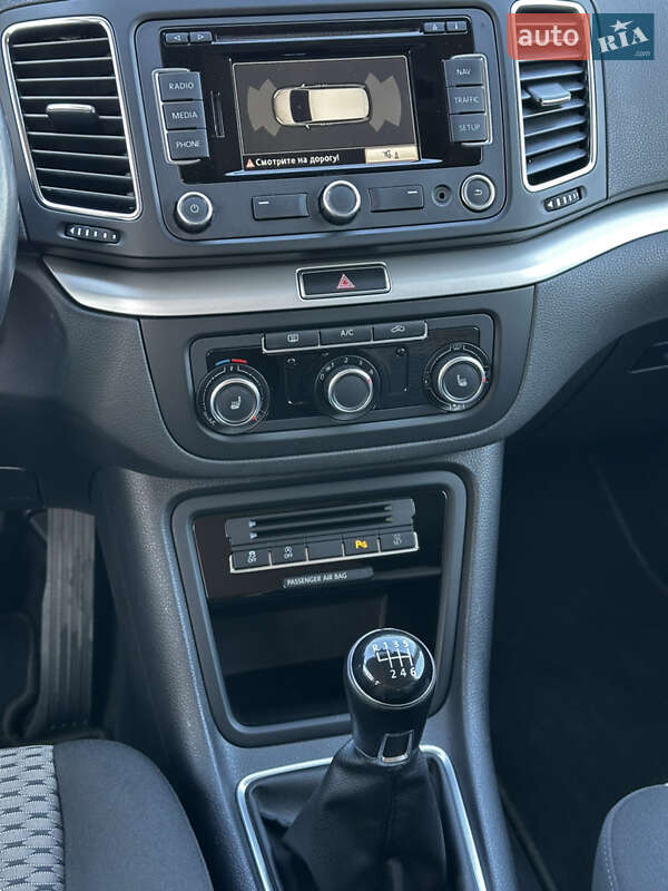 Мінівен Volkswagen Sharan 2013 в Луцьку