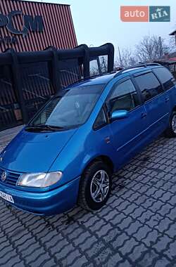 Минивэн Volkswagen Sharan 1999 в Сколе