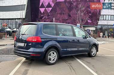 Минивэн Volkswagen Sharan 2015 в Киеве