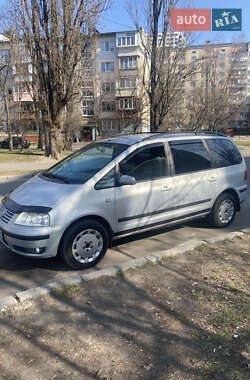 Минивэн Volkswagen Sharan 2001 в Киеве