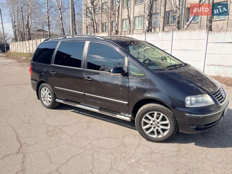 Минивэн Volkswagen Sharan 2005 в Житомире