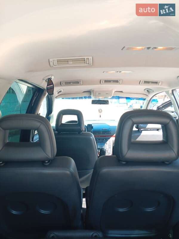 Минивэн Volkswagen Sharan 2005 в Житомире