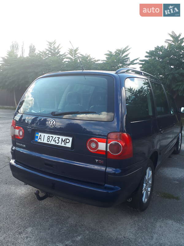 Минивэн Volkswagen Sharan 2004 в Киеве