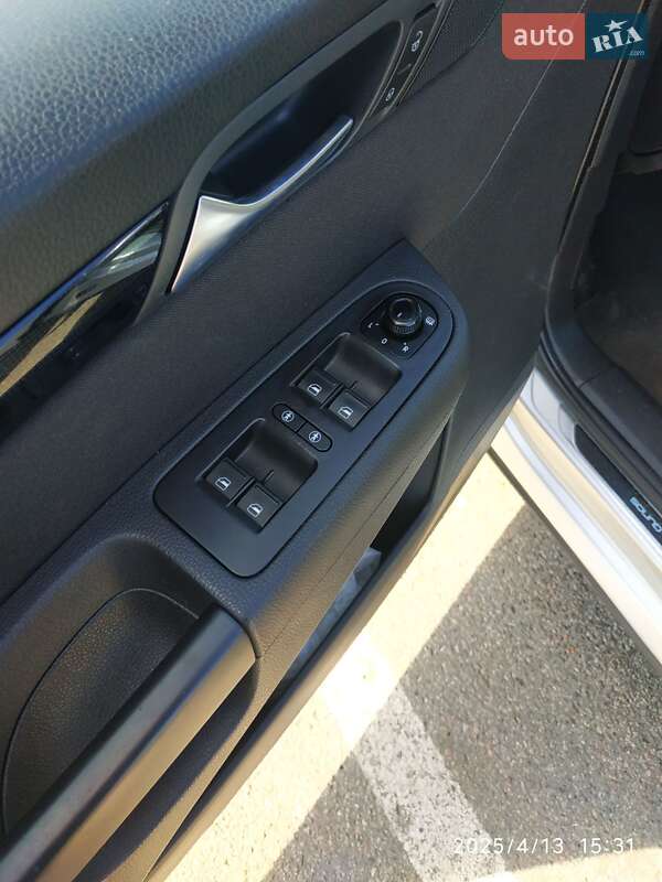 Мінівен Volkswagen Sharan 2017 в Києві