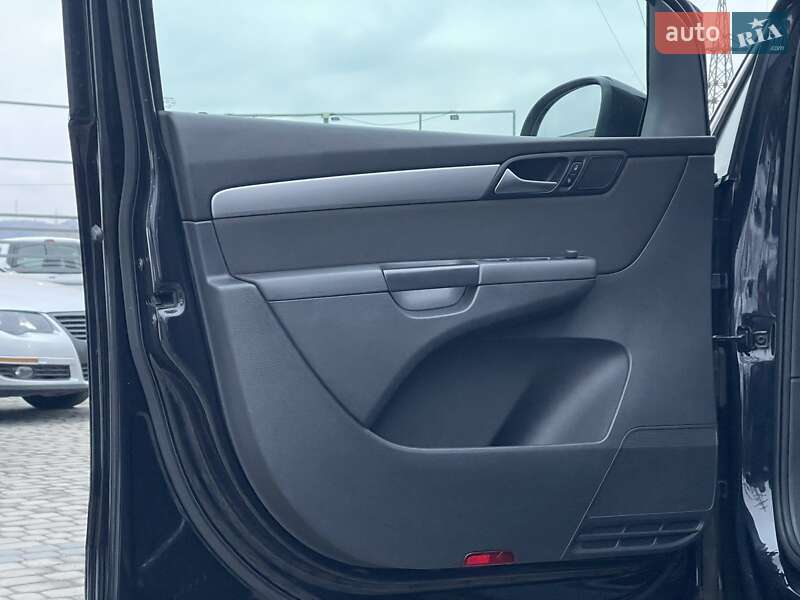 Минивэн Volkswagen Sharan 2013 в Мукачево