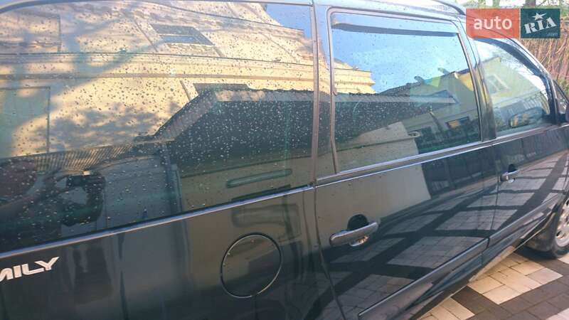 Минивэн Volkswagen Sharan 2001 в Киеве