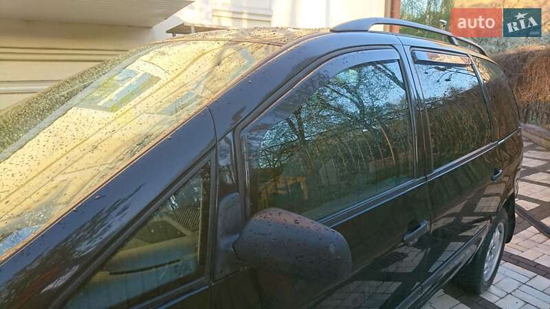 Минивэн Volkswagen Sharan 2001 в Киеве