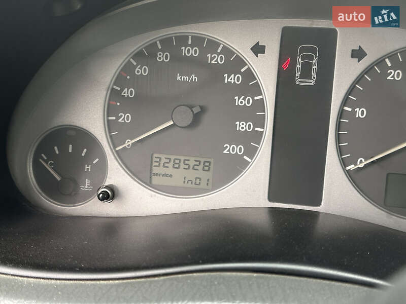Минивэн Volkswagen Sharan 2000 в Добромиле