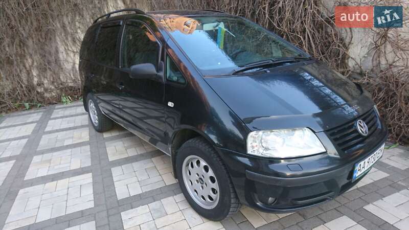 Минивэн Volkswagen Sharan 2001 в Киеве