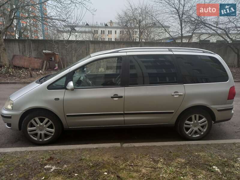 Минивэн Volkswagen Sharan 2008 в 