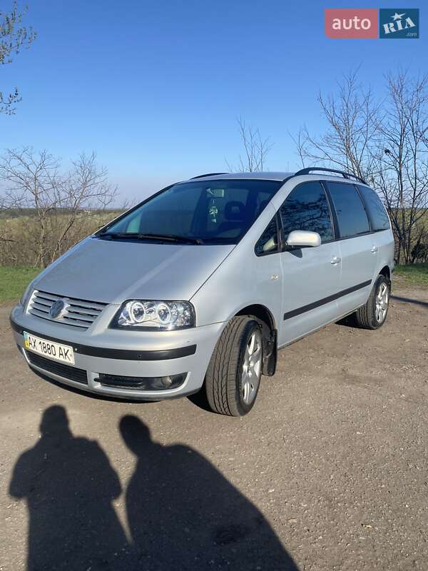 Минивэн Volkswagen Sharan 2003 в 