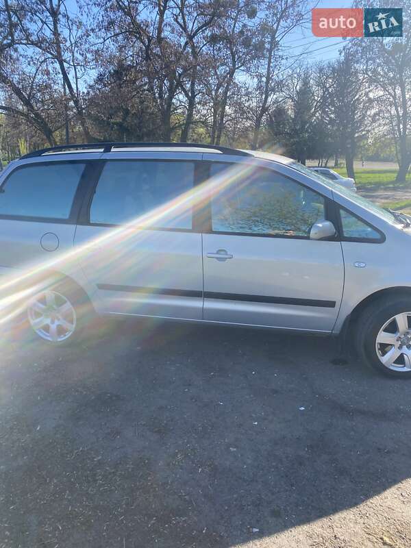 Минивэн Volkswagen Sharan 2003 в Чугуеве