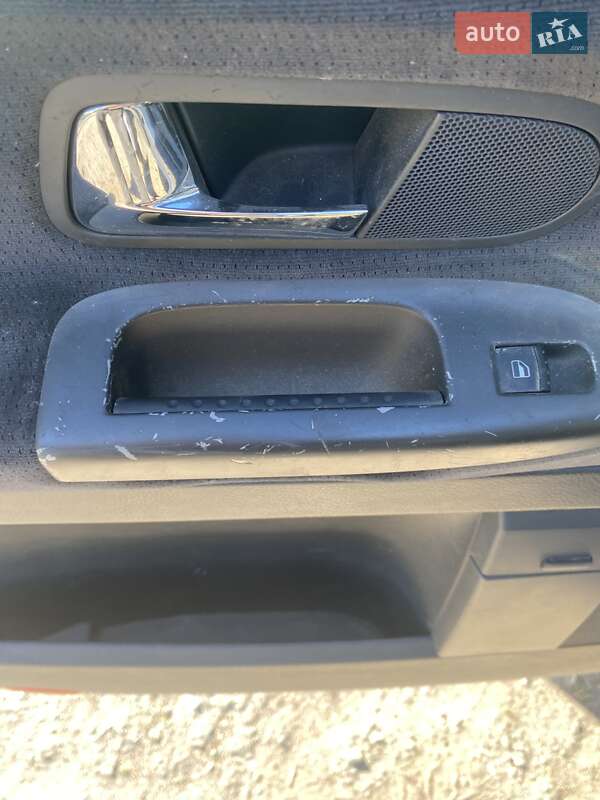 Минивэн Volkswagen Sharan 2003 в Чугуеве