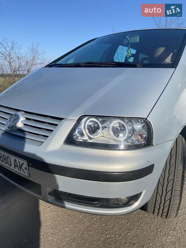 Минивэн Volkswagen Sharan 2003 в Чугуеве