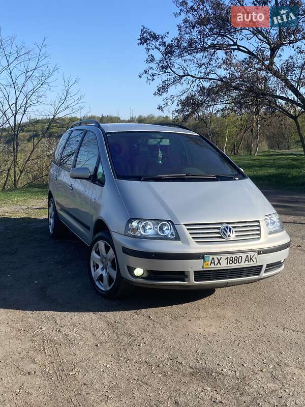Минивэн Volkswagen Sharan 2003 в Чугуеве