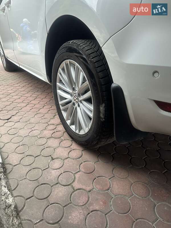 Мінівен Volkswagen Sharan 2015 в Ковелі