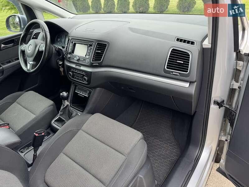 Мінівен Volkswagen Sharan 2011 в Береговому