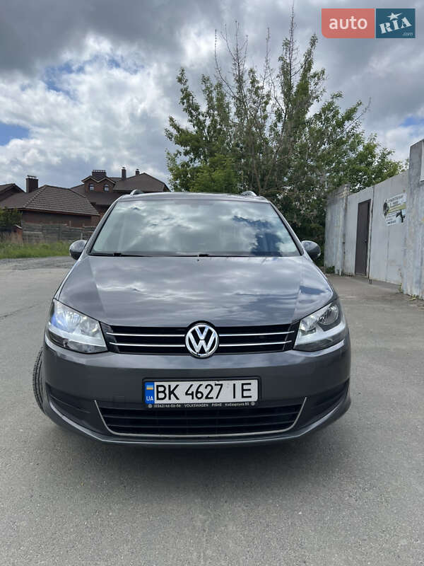 Мінівен Volkswagen Sharan 2011 в 