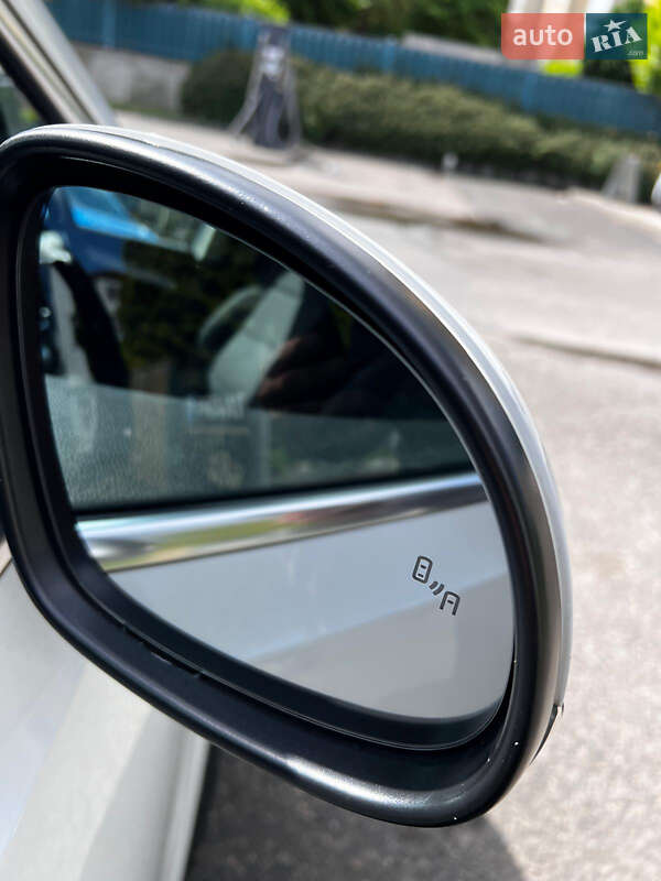 Минивэн Volkswagen Sharan 2015 в Тячеве