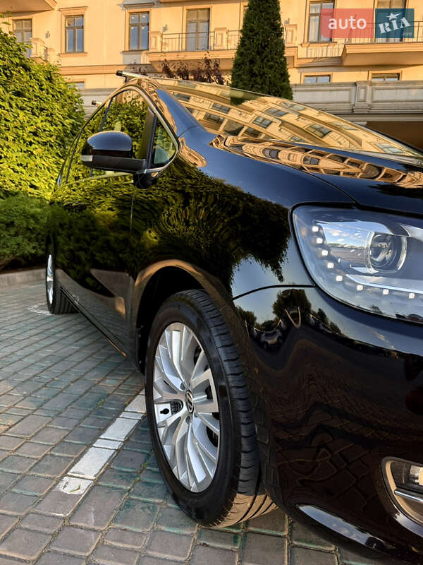 Мінівен Volkswagen Sharan 2015 в Одесі