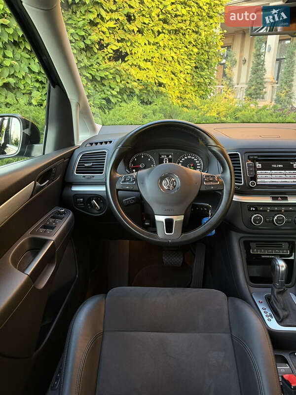 Мінівен Volkswagen Sharan 2015 в Одесі