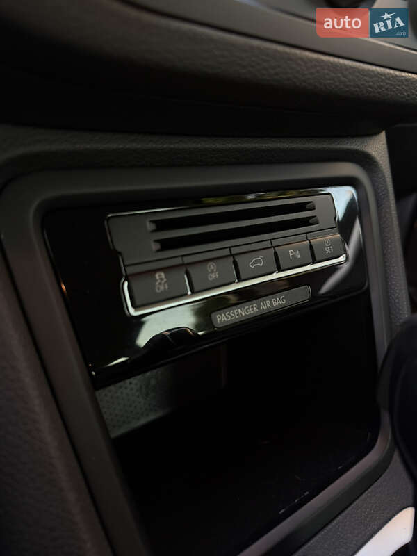 Мінівен Volkswagen Sharan 2015 в Одесі