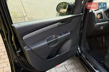 Мінівен Volkswagen Sharan 2013 в 