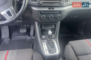 Минивэн Volkswagen Sharan 2012 в 