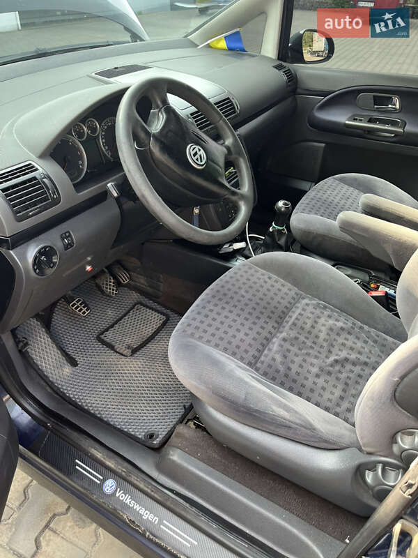 Мінівен Volkswagen Sharan 2005 в Луцьку