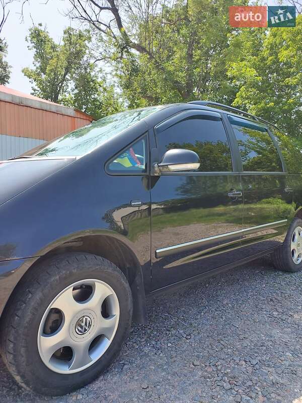 Минивэн Volkswagen Sharan 2006 в Харькове