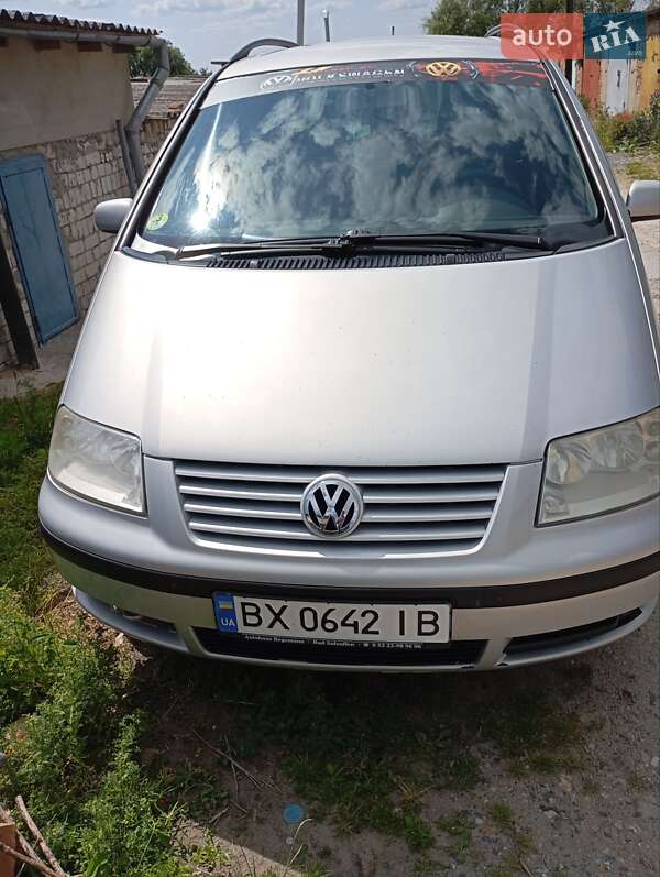 Минивэн Volkswagen Sharan 2002 в Изяславе