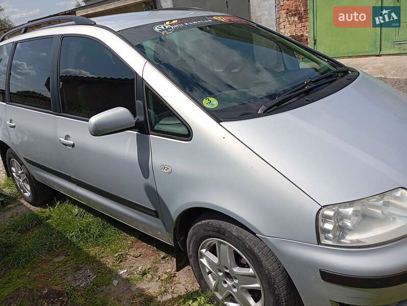 Минивэн Volkswagen Sharan 2002 в Изяславе