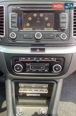 Минивэн Volkswagen Sharan 2012 в 
