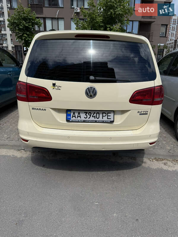 Мінівен Volkswagen Sharan 2011 в Києві