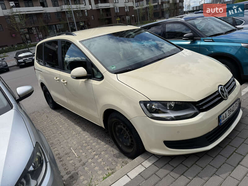 Мінівен Volkswagen Sharan 2011 в Києві