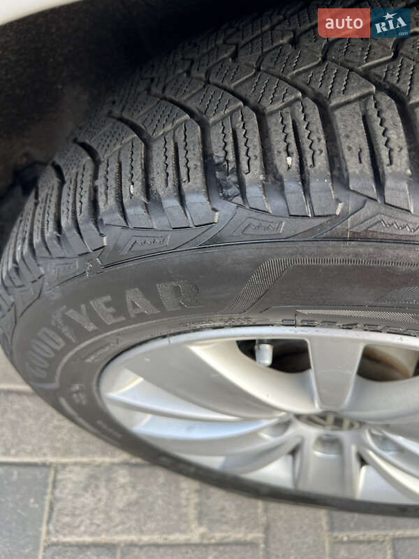 Минивэн Volkswagen Sharan 2012 в Черновцах