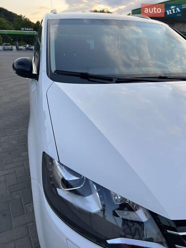 Минивэн Volkswagen Sharan 2012 в Черновцах
