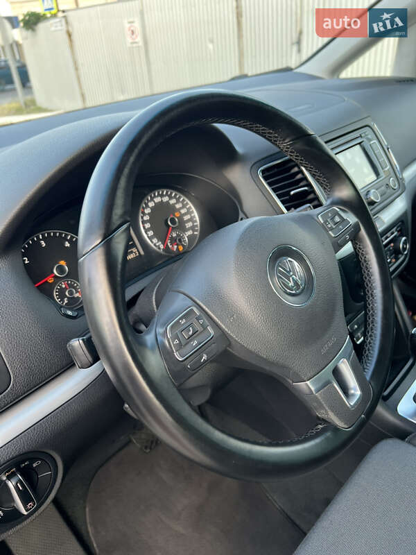 Минивэн Volkswagen Sharan 2012 в Черновцах