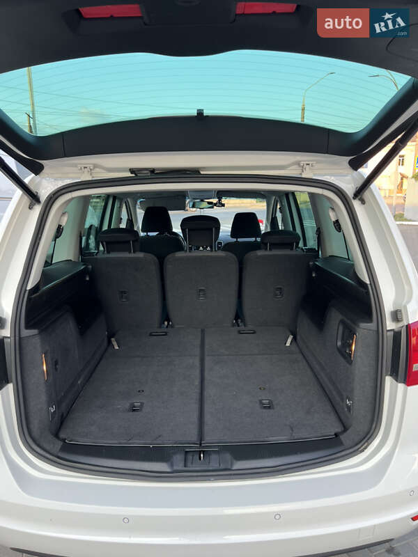 Минивэн Volkswagen Sharan 2012 в Черновцах